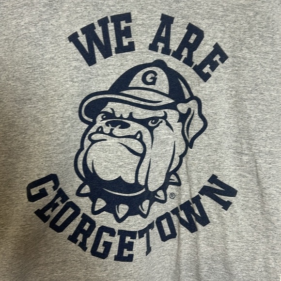 We are Georgetown crewneck T-shirt size medium cotton blend short sleeve - Picture 4 of 5